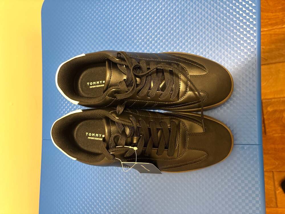 Tommy Hilfiger Jolene Black Gum Sole Sneakers Size 8.5M
